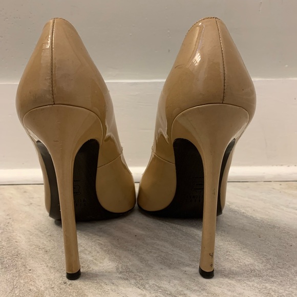 Stuart Weitzman Tan Patent Leather Stiletto - Picture 10 of 12